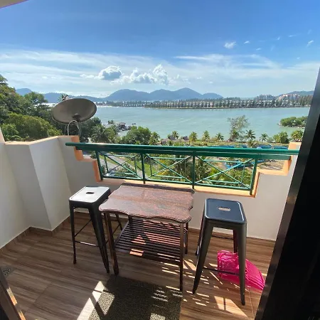 Eaglenest At Marina Cove Resort Lumut Exterior photo
