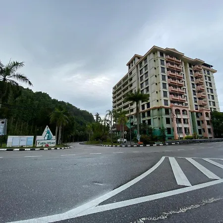 Eaglenest At Marina Cove Resort Lumut Exterior photo